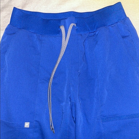 Fabletic Blue Scrub Set - Picture 3 of 6